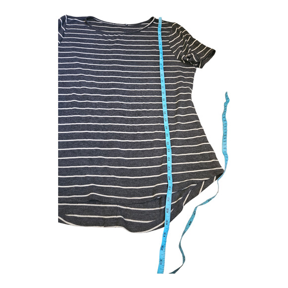XL Short Sleeve Striped Gray and White Shirt - Picture 3 of 4